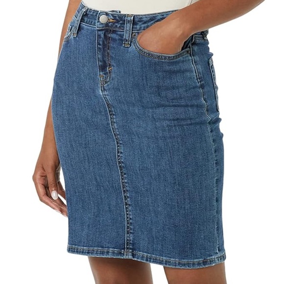NWT Denim Stretchy Skirt - Picture 3 of 3